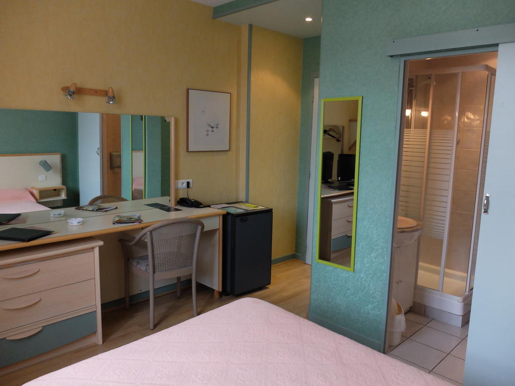 Les Messageries Hotel Saint-Flour  Room photo