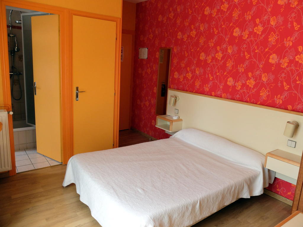 Les Messageries Hotel Saint-Flour  Room photo
