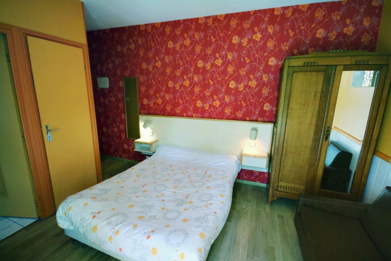 Les Messageries Hotel Saint-Flour  Room photo