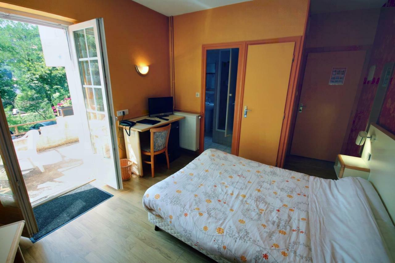 Les Messageries Hotel Saint-Flour  Room photo