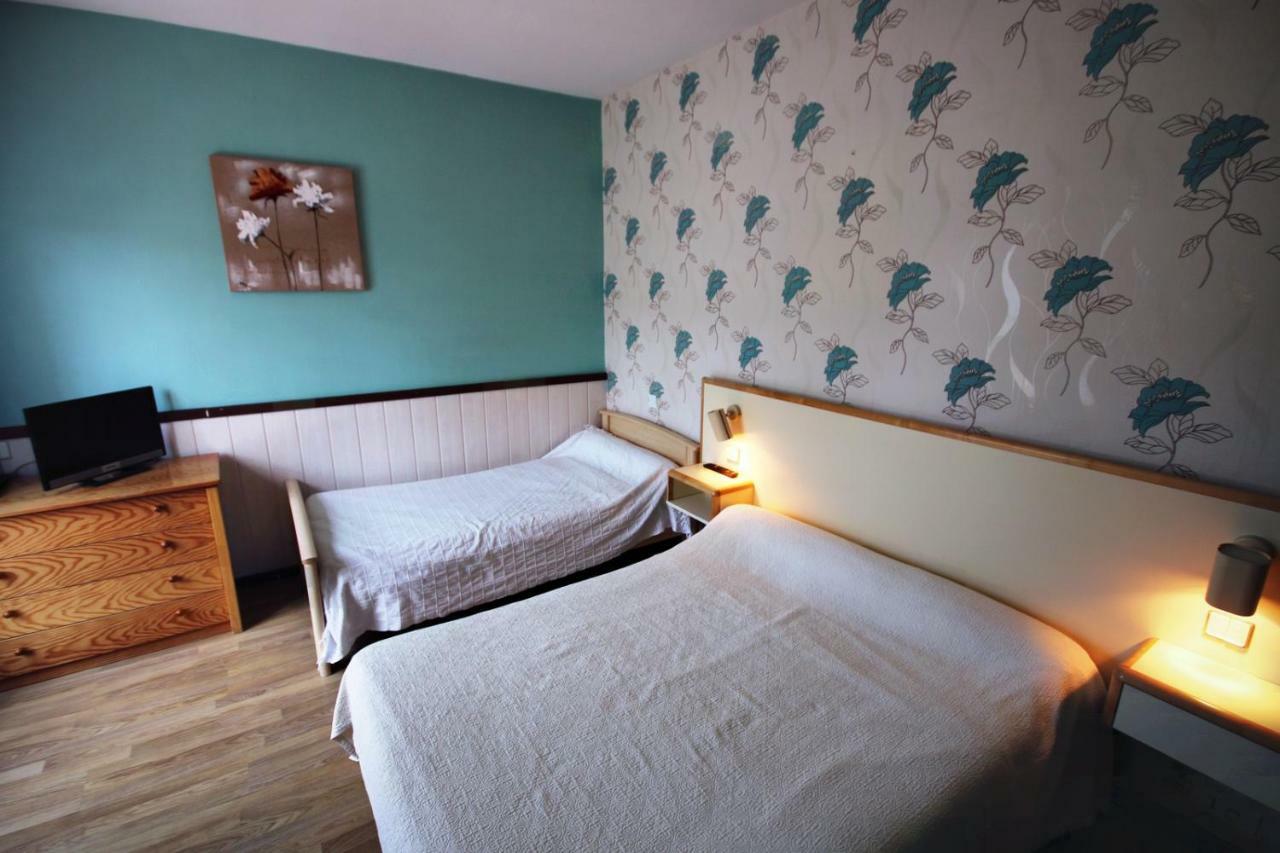 Les Messageries Hotel Saint-Flour  Room photo