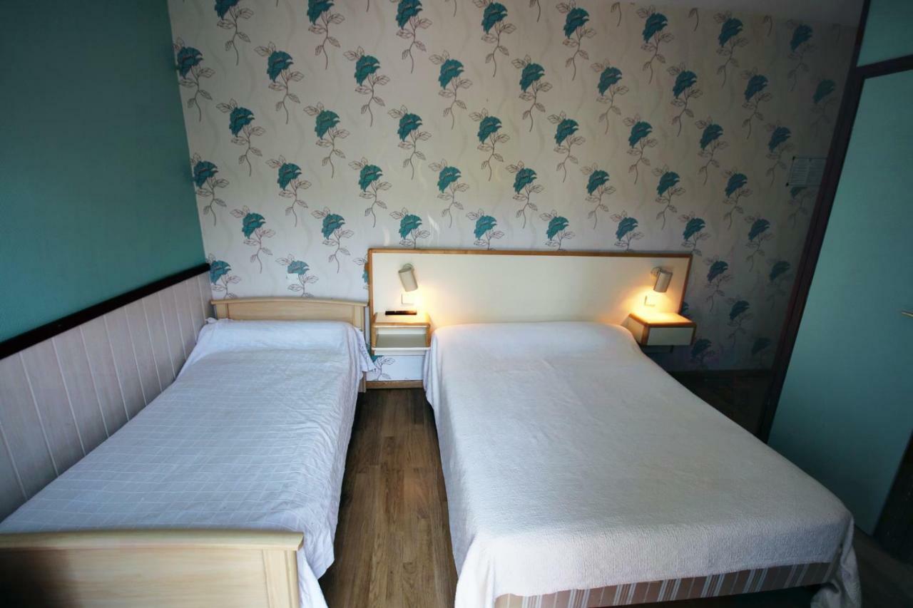 Les Messageries Hotel Saint-Flour  Room photo