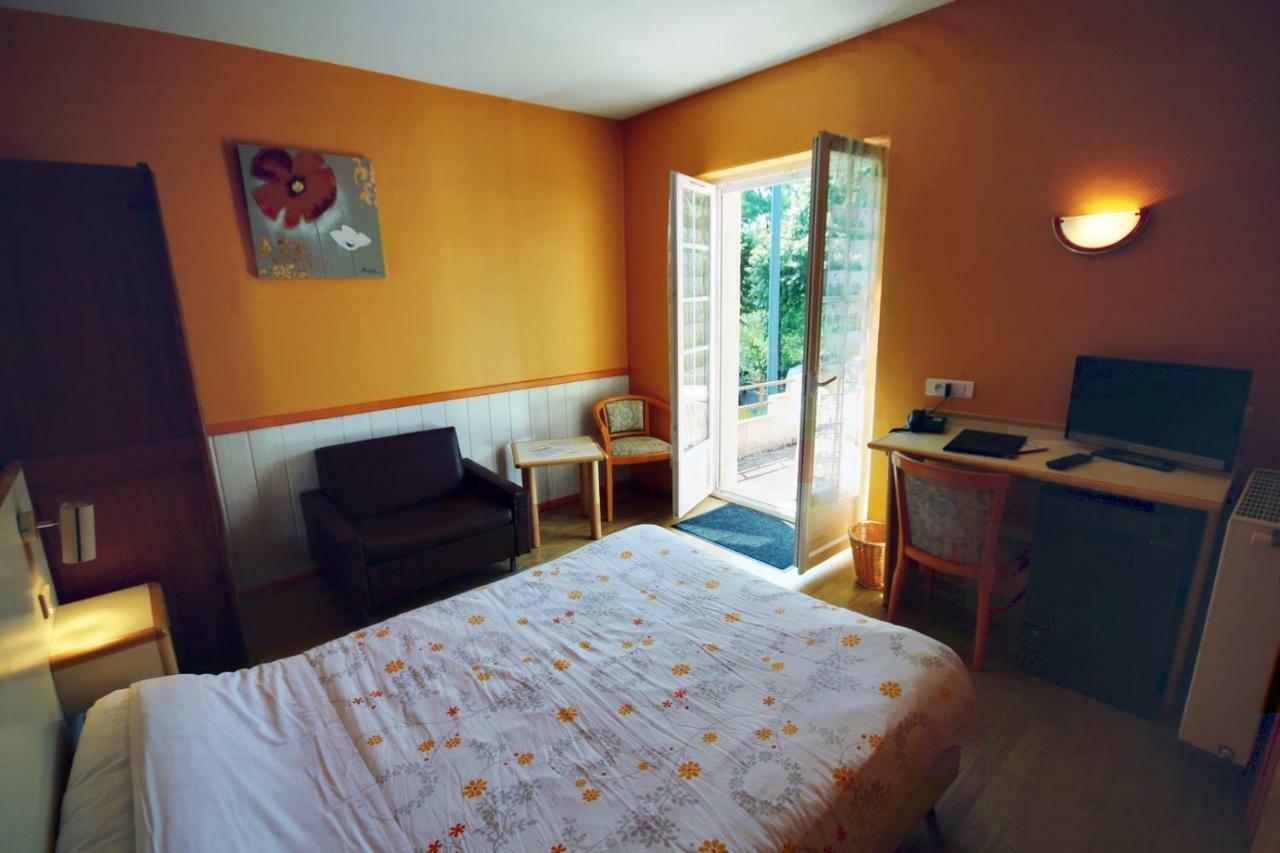 Les Messageries Hotel Saint-Flour  Room photo